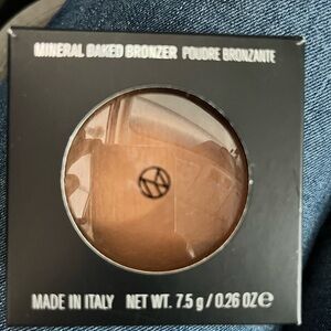 IL MAKIAGE Mineral Baked Bronzer
